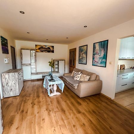 3 Bedroom Apartment In The Part Of The City Besztercebánya Kültér fotó
