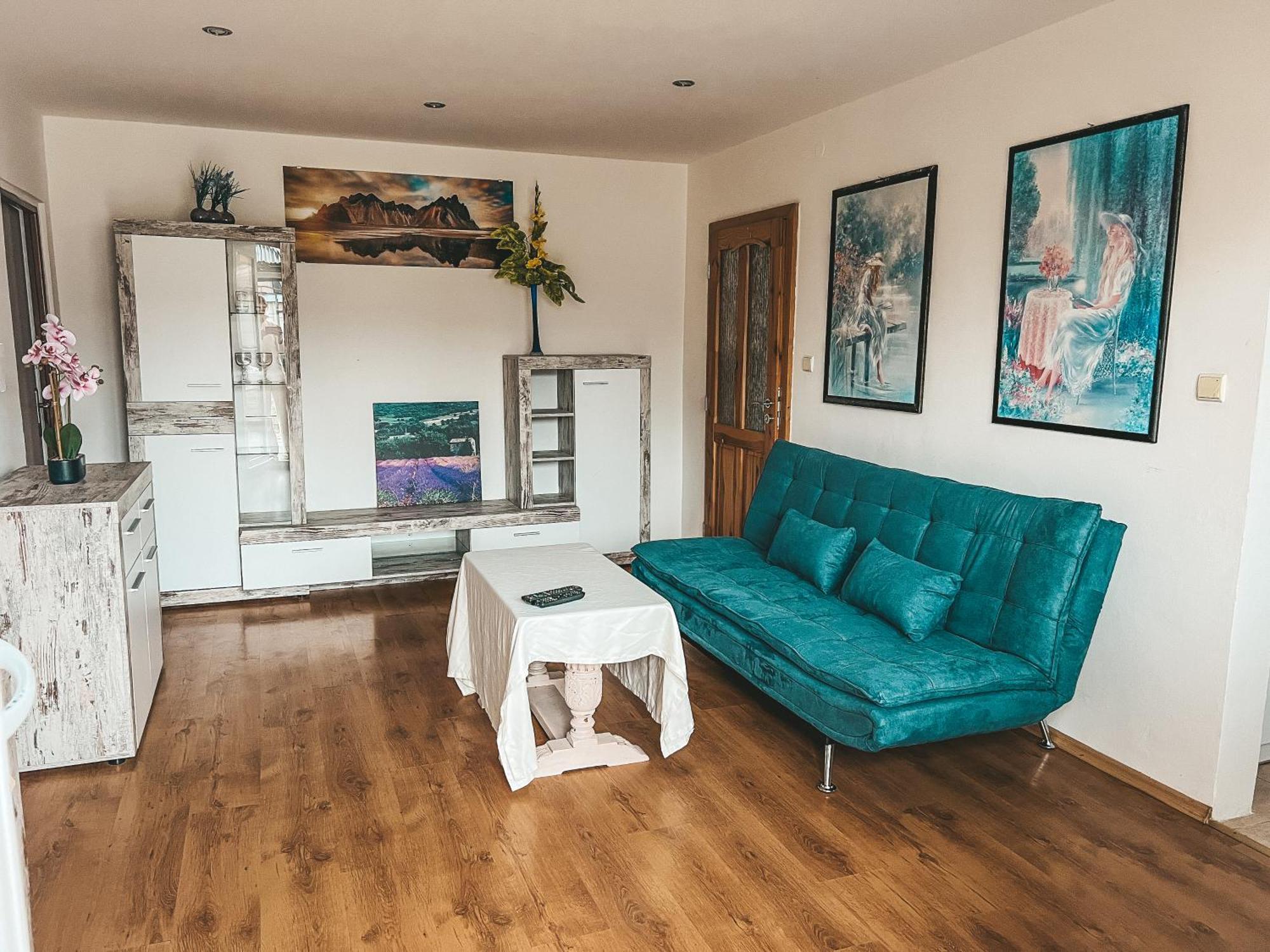 3 Bedroom Apartment In The Part Of The City Besztercebánya Kültér fotó